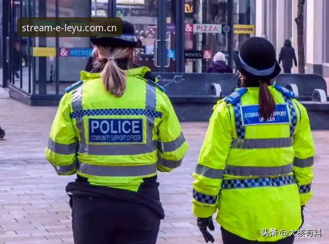 世界杯安保新变化：英国警员赴美人数骤减至三人，足球警务策略面临调整